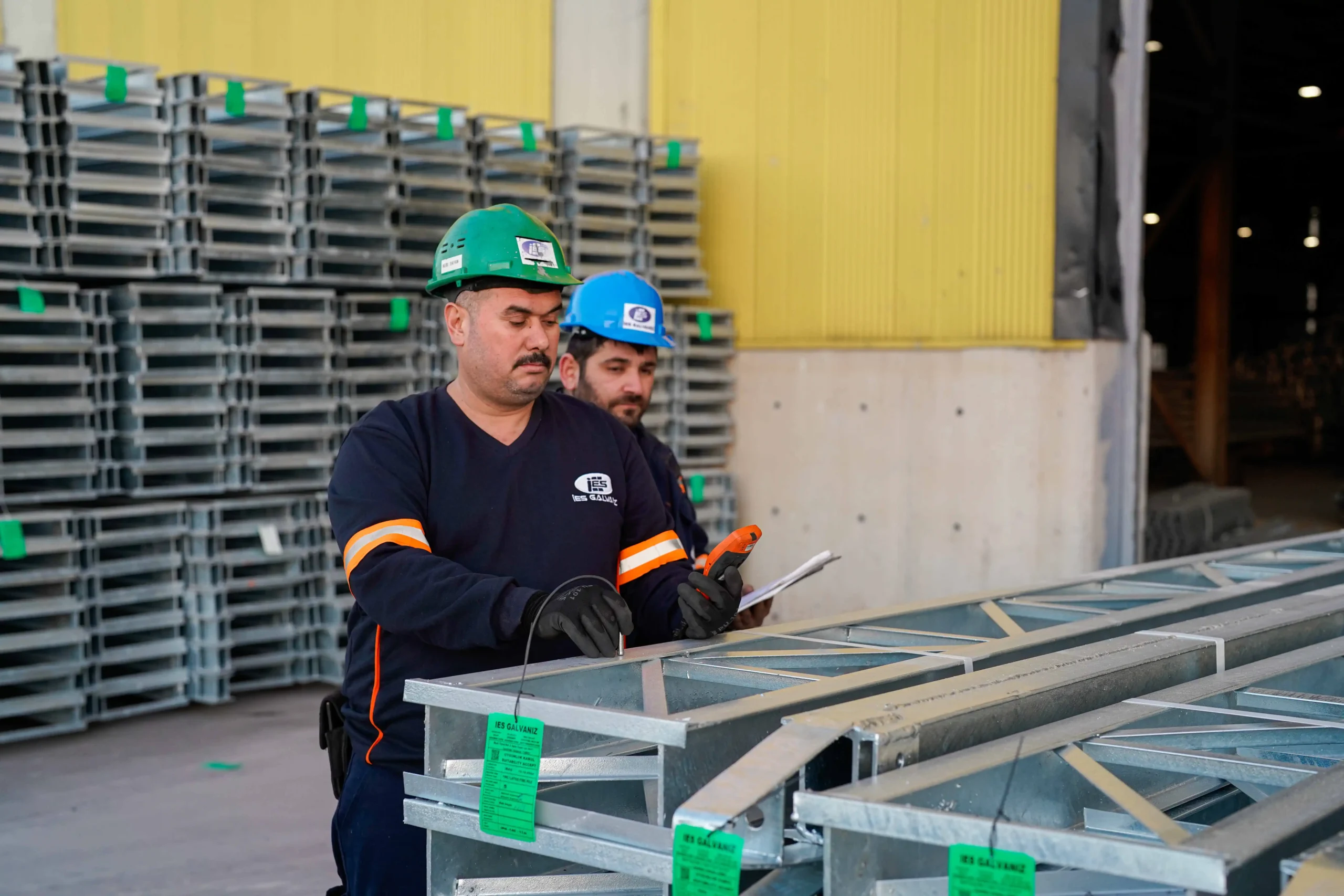 Enerji Nakil Hatlarında Korozyon Riski ve A Tipi Direklerin Önemi: Kesintisiz Enerji İçin Teknik Rehber